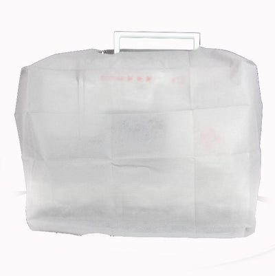 Die GRITZNER-Shop DORINA 333 Nähmaschine ist eine weiße, rechteckige Nähmaschine mit sichtbarem oberen Griff und halbtransparentem Stoffbezug auf weißem Grund.