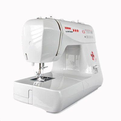 Eine weiße, moderne DORINA 323 Nähmaschine mit roten Akzenten und Knöpfen, Marke GRITZNER-Shop, steht auf einem schlichten weißen Hintergrund.